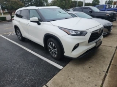 Used 2020  Toyota Highlander 4d SUV AWD XLE at CarloanExpress.Com near Hampton, VA