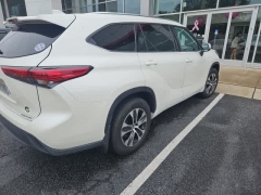 Used 2020  Toyota Highlander 4d SUV AWD XLE at CarloanExpress.Com near Hampton, VA