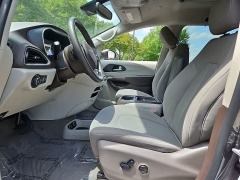 Used 2020  Chrysler Pacifica 4d Wagon Touring at CarloanExpress&period;Com near Hampton&comma; VA