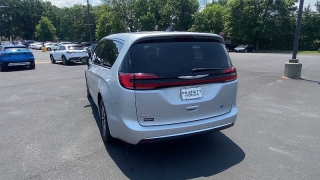 Used 2023  Chrysler Pacifica Hybrid Limited FWD at CarloanExpress.Com near Hampton, VA
