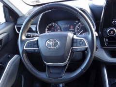 Used 2023  Toyota Highlander FWD &lpar;Natl&rpar; at CarloanExpress&period;Com near Hampton&comma; VA