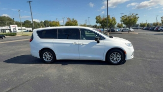 Used 2025  Chrysler Pacifica Select FWD at CarloanExpress&period;Com near Hampton&comma; VA