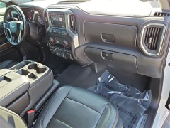 Used 2021  Chevrolet Silverado 1500 2WD Crew Cab 147" LT at CarloanExpress.Com near Hampton, VA
