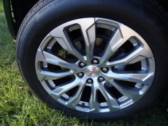 Used 2024  GMC Yukon 4WD 4dr Denali at CarloanExpress.Com near Hampton, VA