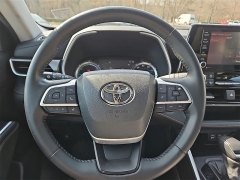 Used 2022  Toyota Highlander Hybrid Bronze Edition AWD at CarloanExpress&period;Com near Hampton&comma; VA