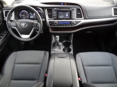 Used 2015  Toyota Highlander AWD 4dr V6 LE &lpar;Natl&rpar; at CarloanExpress&period;Com near Hampton&comma; VA