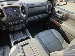Used 2020  Chevrolet Silverado 1500 4WD Crew Cab 147" High Country at CarloanExpress&period;Com near Hampton&comma; VA