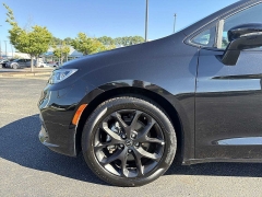 Used 2026  Chrysler Pacifica Limited FWD at CarloanExpress&period;Com near Hampton&comma; VA