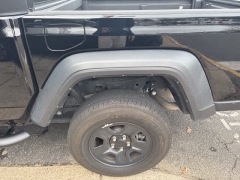 Used 2024  Jeep Gladiator Sport 4x4 at CarloanExpress&period;Com near Hampton&comma; VA