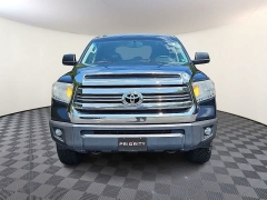 Used 2017  Toyota Tundra 4WD CrewMax 5&period;5' Bed 5&period;7L &lpar;Natl&rpar; at CarloanExpress&period;Com near Hampton&comma; VA