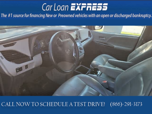 Used 2017  Toyota Sienna FWD (Natl) at CarloanExpress.Com near Hampton, VA