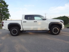 Used 2024  Toyota Tacoma 4WD Double Cab Bed &lpar;Natl&rpar; at CarloanExpress&period;Com near Hampton&comma; VA