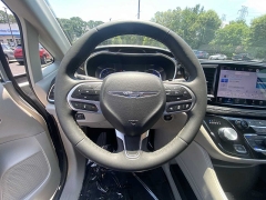 Used 2023  Chrysler Pacifica Hybrid Limited FWD at CarloanExpress.Com near Hampton, VA