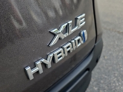 Used 2021  Toyota Sienna XLE FWD &lpar;Natl&rpar; at CarloanExpress&period;Com near Hampton&comma; VA