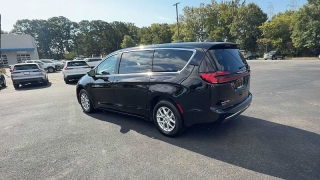 Used 2025  Chrysler Pacifica Select FWD at CarloanExpress&period;Com near Hampton&comma; VA