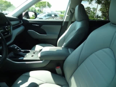 Used 2023  Toyota Highlander FWD &lpar;Natl&rpar; at CarloanExpress&period;Com near Hampton&comma; VA