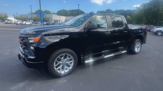 Used 2022  Chevrolet Silverado 1500 4WD Crew Cab 147" Custom at CarloanExpress.Com near Hampton, VA