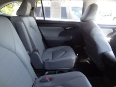 Used 2023  Toyota Highlander FWD &lpar;Natl&rpar; at CarloanExpress&period;Com near Hampton&comma; VA