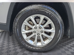 Used 2019  Jeep Cherokee Latitude 4x4 at CarloanExpress&period;Com near Hampton&comma; VA