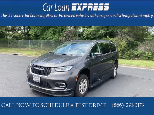 Used 2022  Chrysler Pacifica Touring L FWD at CarloanExpress.Com near Hampton, VA