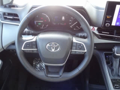 Used 2025  Toyota Sienna XLE FWD &lpar;Natl&rpar; at CarloanExpress&period;Com near Hampton&comma; VA