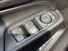Used 2019  Chevrolet Equinox 4d SUV FWD Premier w&sol;1LZ at CarloanExpress&period;Com near Hampton&comma; VA