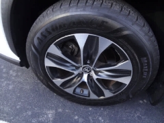 Used 2021  Toyota Highlander XLE AWD at CarloanExpress&period;Com near Hampton&comma; VA
