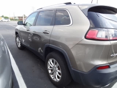 Used 2019  Jeep Cherokee Latitude 4x4 at CarloanExpress&period;Com near Hampton&comma; VA