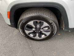 Used 2024  Jeep Grand Cherokee 4xe 4x4 at CarloanExpress&period;Com near Hampton&comma; VA