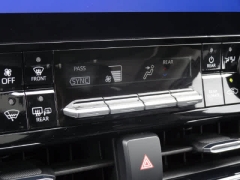 Used 2023  Toyota Highlander FWD &lpar;Natl&rpar; at CarloanExpress&period;Com near Hampton&comma; VA