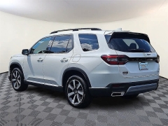 New 2025  Honda Pilot Touring AWD at CarloanExpress.Com near Hampton, VA