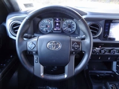 Used 2017  Toyota Tacoma Double Cab 5' Bed V6 4x4 (Natl) at CarloanExpress.Com near Hampton, VA