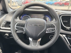 Used 2025  Chrysler Pacifica Select FWD at CarloanExpress&period;Com near Hampton&comma; VA