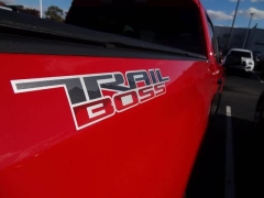 Used 2019  Chevrolet Silverado 1500 4WD Crew Cab 147" LT Trail Boss at CarloanExpress.Com near Hampton, VA