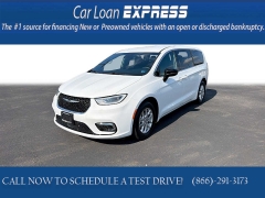 Used 2025  Chrysler Pacifica Select FWD at CarloanExpress&period;Com near Hampton&comma; VA