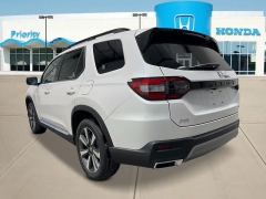 New 2025  Honda Pilot Touring AWD at CarloanExpress.Com near Hampton, VA