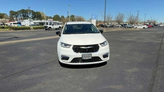 Used 2024  Chrysler Pacifica Touring L FWD at CarloanExpress&period;Com near Hampton&comma; VA