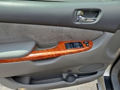 Used 2010  Toyota Sienna 5dr 7-Pass Van XLE FWD &lpar;Natl&rpar; at CarloanExpress&period;Com near Hampton&comma; VA