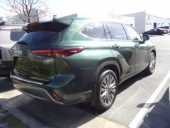 Used 2024  Toyota Highlander Hybrid Platinum AWD at CarloanExpress&period;Com near Hampton&comma; VA