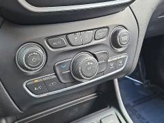 Used 2019  Jeep Cherokee Latitude 4x4 at CarloanExpress&period;Com near Hampton&comma; VA