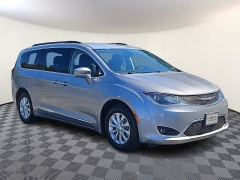 Used 2017  Chrysler Pacifica Touring-L FWD at CarloanExpress&period;Com near Hampton&comma; VA