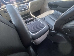 Used 2023  Chrysler Pacifica Hybrid Limited FWD at CarloanExpress.Com near Hampton, VA