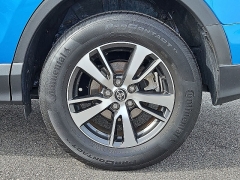 Used 2018  Toyota RAV4 FWD &lpar;Natl&rpar; at CarloanExpress&period;Com near Hampton&comma; VA