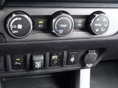 Used 2019  Toyota Tacoma 4WD Double Cab 5' Bed V6 &lpar;Natl&rpar; at CarloanExpress&period;Com near Hampton&comma; VA