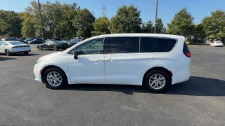 Used 2025  Chrysler Pacifica Select FWD at CarloanExpress&period;Com near Hampton&comma; VA