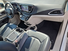 Used 2024  Chrysler Pacifica Touring L FWD at CarloanExpress&period;Com near Hampton&comma; VA
