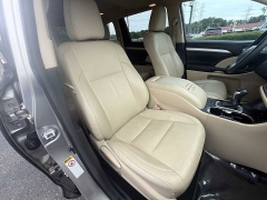 Used 2016  Toyota Highlander 4d SUV FWD XLE at CarloanExpress&period;Com near Hampton&comma; VA