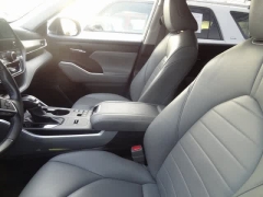 Used 2023  Toyota Highlander FWD &lpar;Natl&rpar; at CarloanExpress&period;Com near Hampton&comma; VA