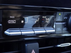 Used 2024  Toyota Highlander AWD (Natl) at CarloanExpress.Com near Hampton, VA