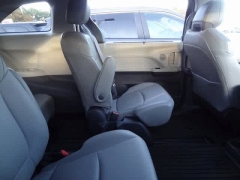 Used 2022  Toyota Sienna XLE AWD 7-Passenger at CarloanExpress.Com near Hampton, VA